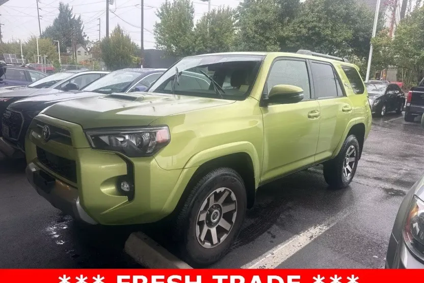 2023 Toyota 4Runner TRD Off-Road Premium photo 1