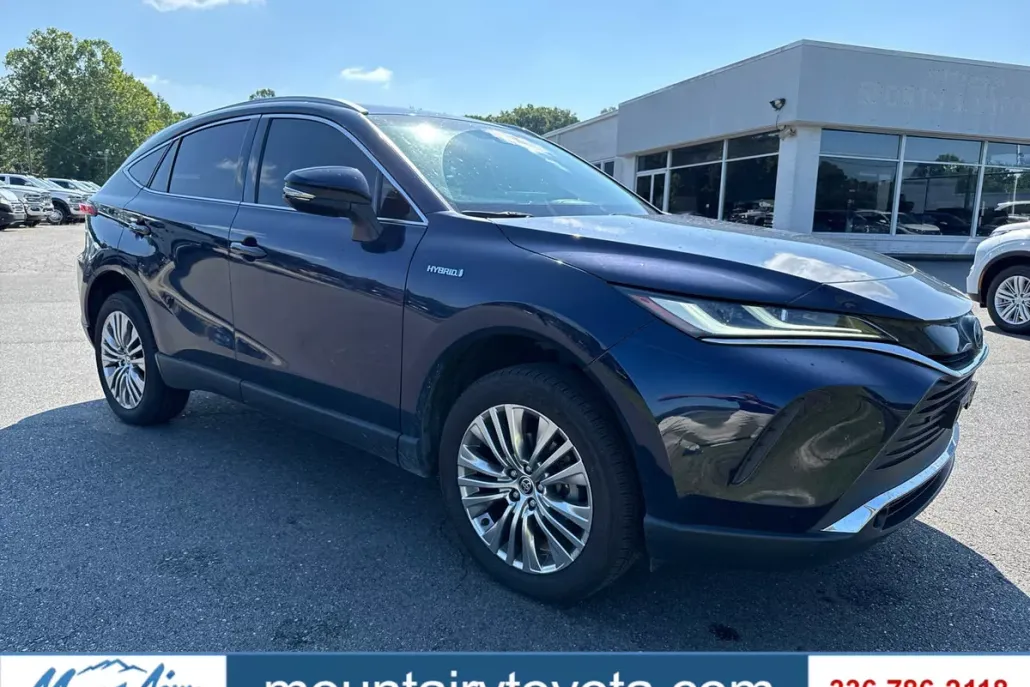 2021 Toyota Venza XLE photo 1