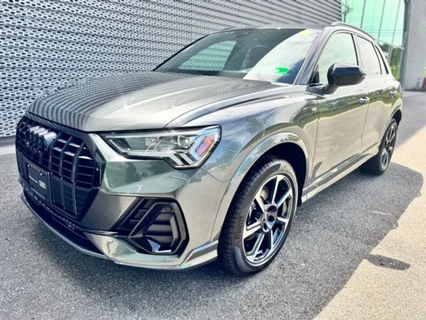 2025 Audi Q3 S line Premium Plus photo 1