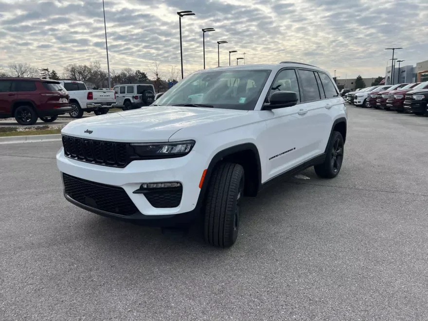 2025 Jeep Grand Cherokee Limited photo 1