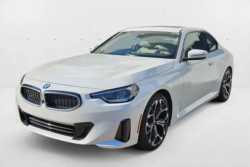 2025 Bmw 230i Coupe photo 1