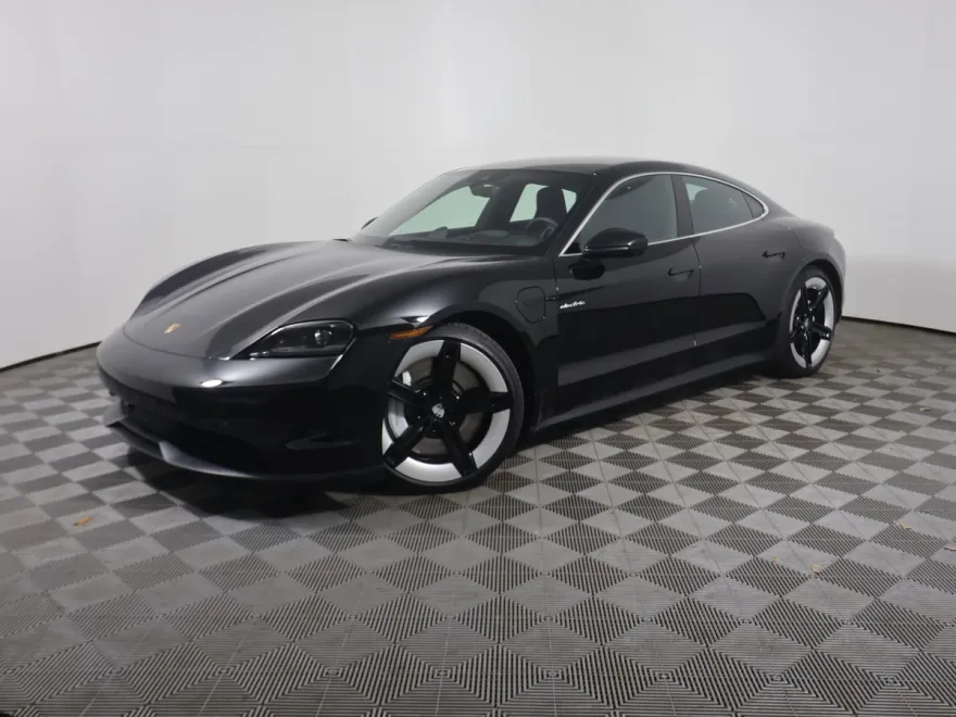 2025 Porsche Taycan 4S photo 1