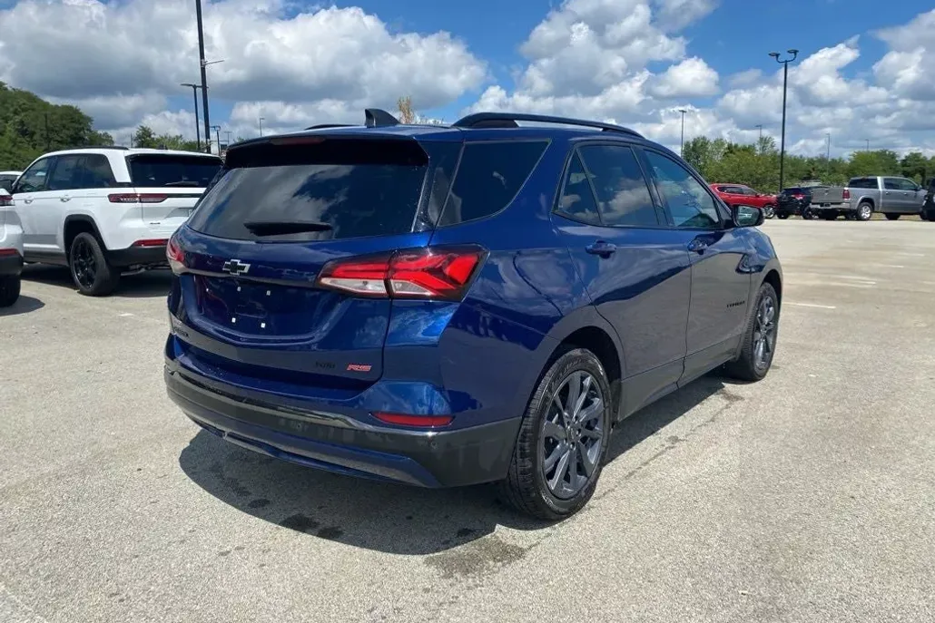 2022 Chevrolet Equinox RS photo 1