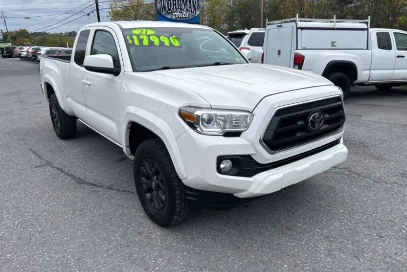2021 Toyota Tacoma Access Cab photo 1