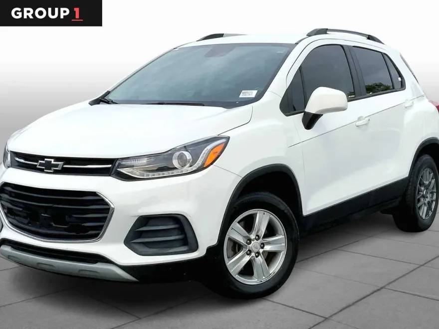 2022 Chevrolet Trax LT photo 1