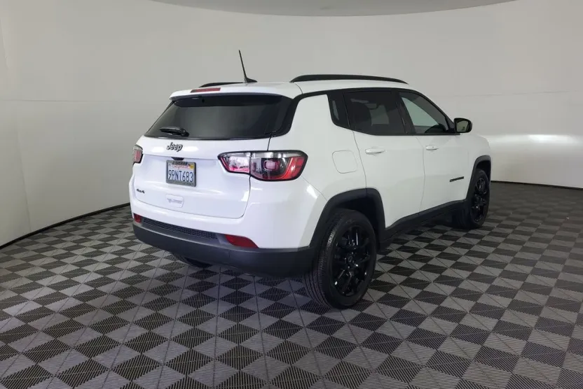 2025 Jeep Compass Latitude photo 1