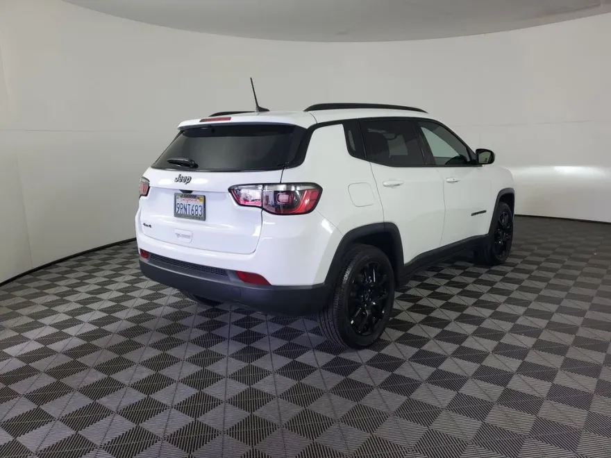 2025 Jeep Compass Latitude photo 1