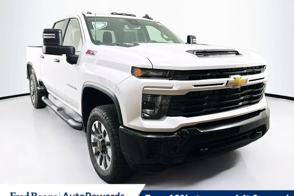2025 Chevrolet Silverado 2500HD Custom photo 1