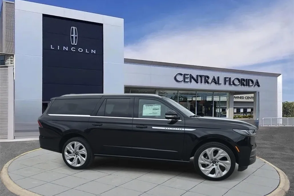 2025 Lincoln Navigator L Reserve photo 1
