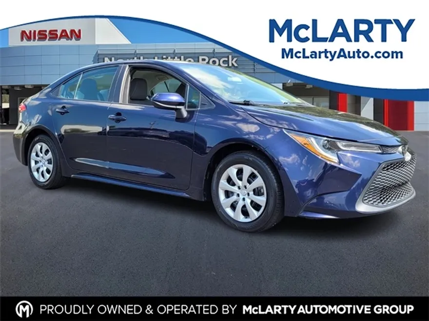 2021 Toyota Corolla LE photo 1