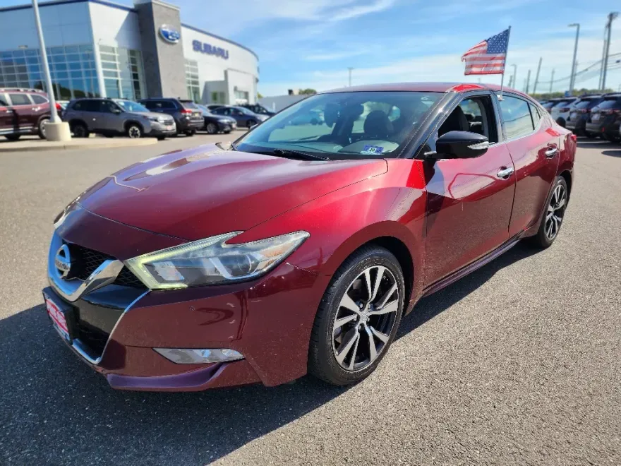 2017 Nissan Maxima SV photo 1