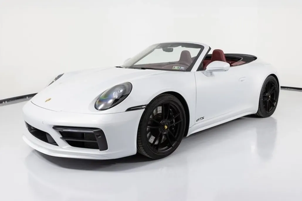 2023 Porsche 911 GTS Cabriolet photo 1