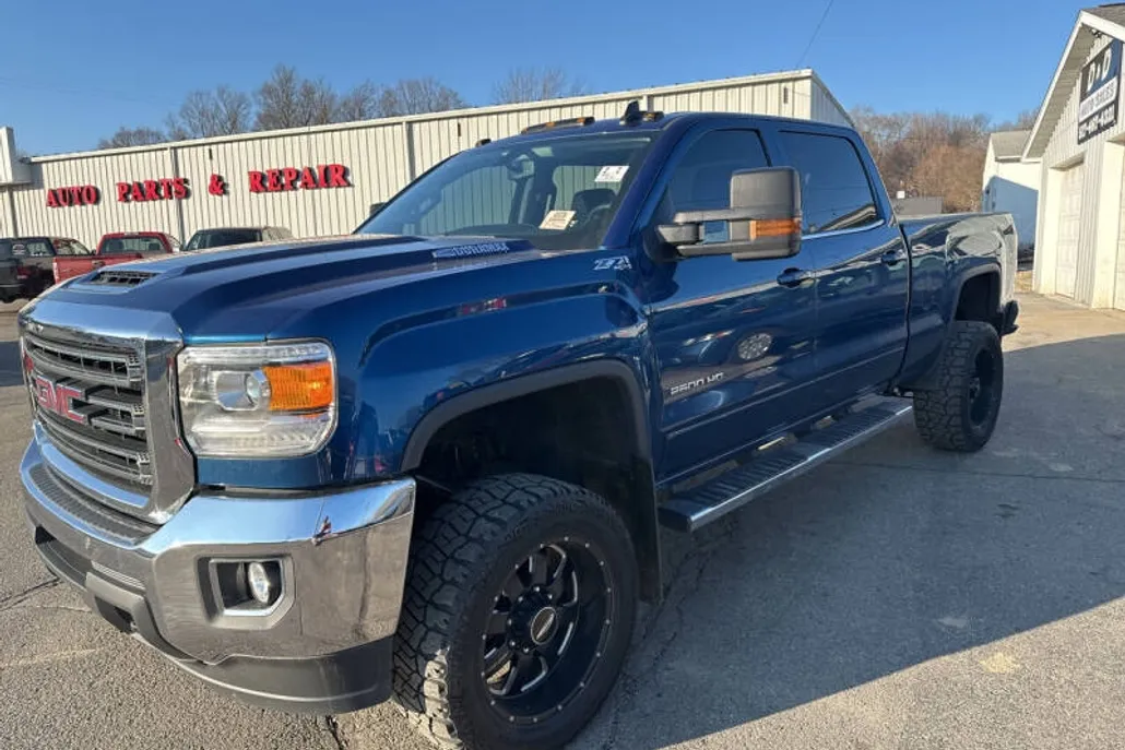 2017 Gmc Sierra SLE photo 1