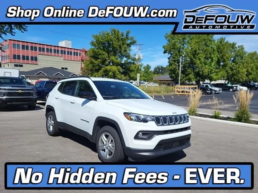2024 Jeep Compass Latitude photo 1