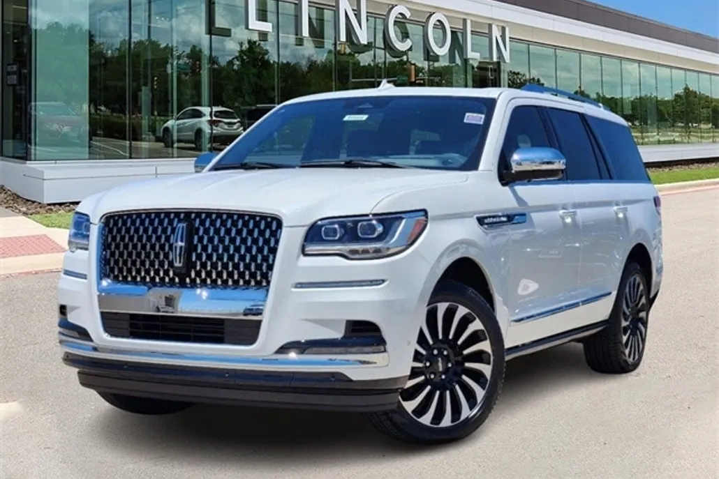 2024 Lincoln Navigator Black Label photo 1