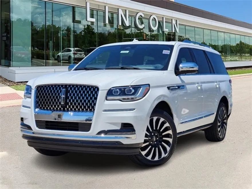 2024 Lincoln Navigator Black Label photo 1