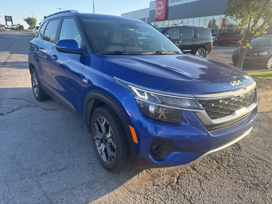 2022 Kia Seltos EX photo 1