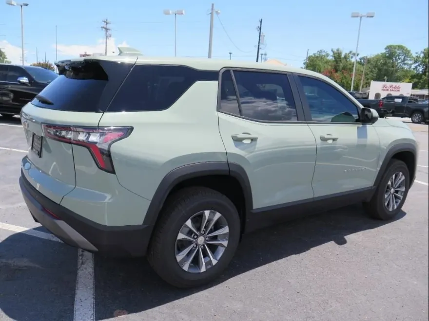 2026 Chevrolet Equinox LT photo 1