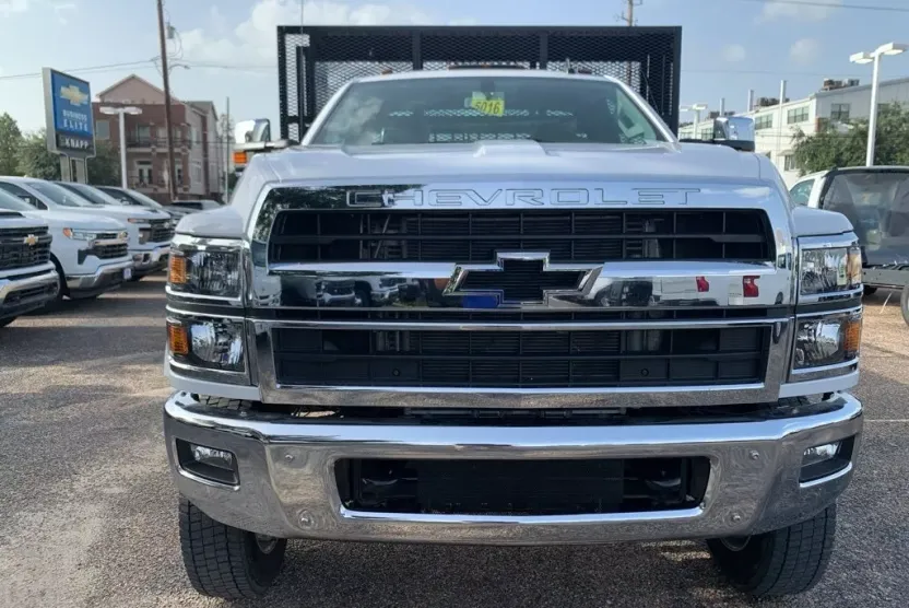 2023 Chevrolet Silverado 5500HD Work Truck photo 1
