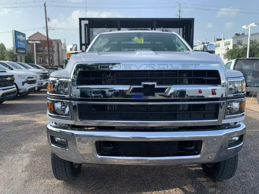 2023 Chevrolet Silverado 5500HD Work Truck photo 1