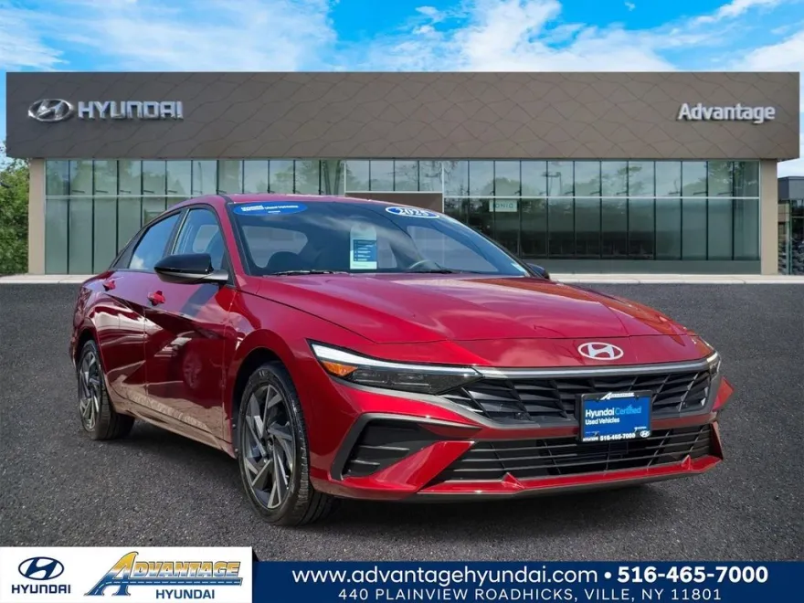 2025 Hyundai Elantra SEL Sport photo 1