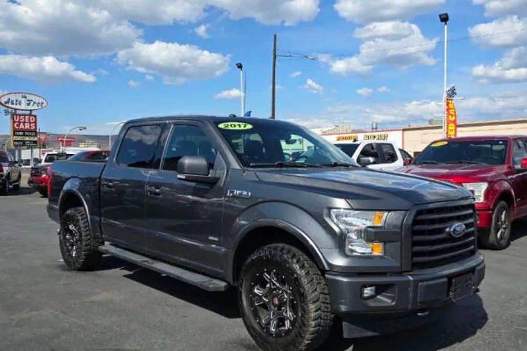 2017 Ford F-150 XLT photo 1