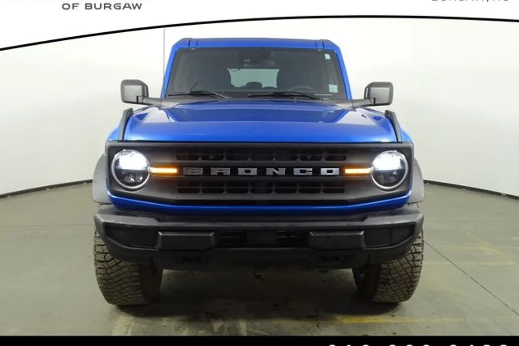2022 Ford Bronco Base photo 1