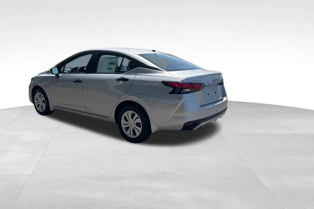2025 Nissan Versa S photo 1