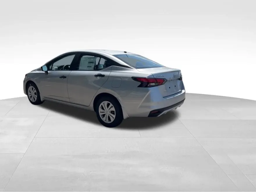 2025 Nissan Versa S photo 1