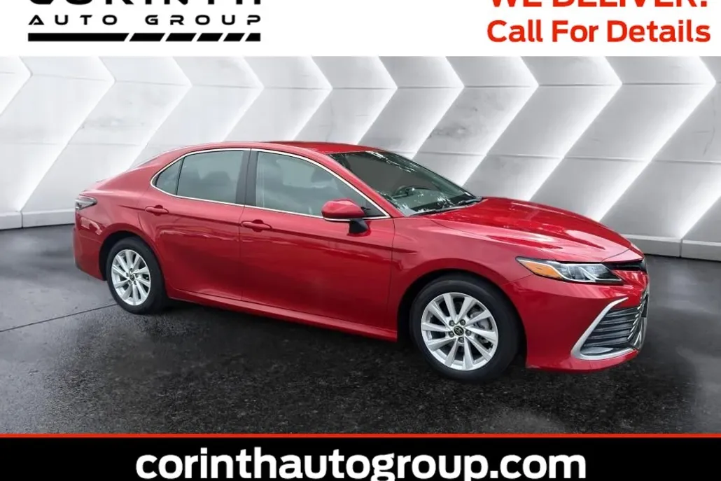 2023 Toyota Camry LE photo 1