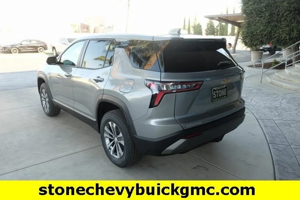 2026 Chevrolet Equinox LT photo 1
