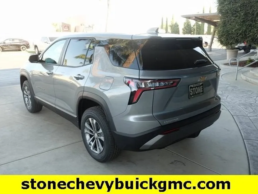 2026 Chevrolet Equinox LT photo 1
