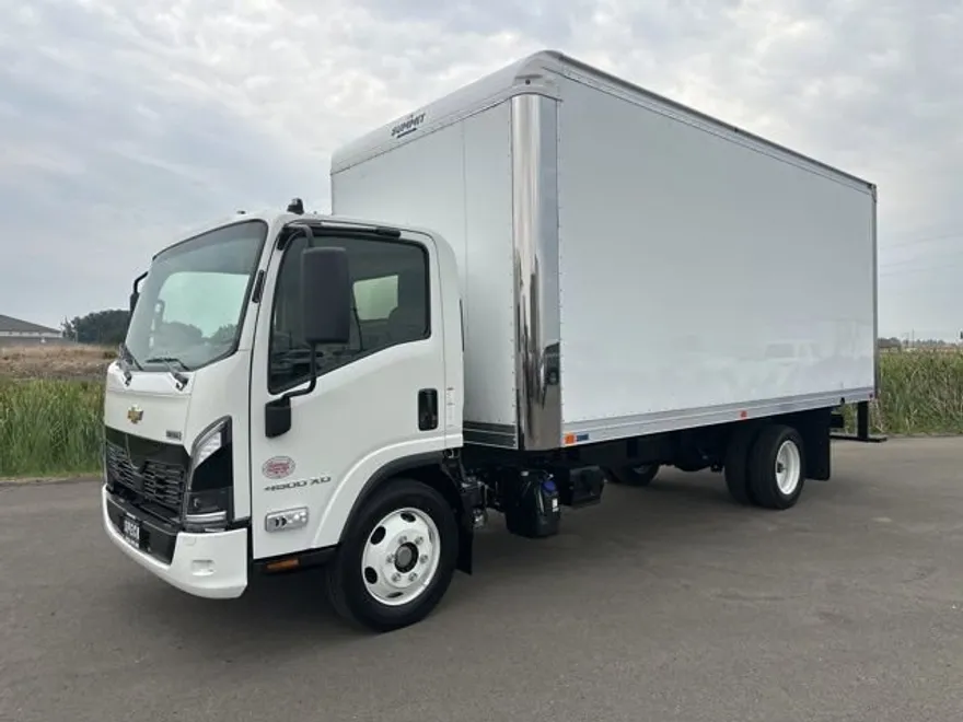 2025 Chevrolet Silverado 4500HD photo 1