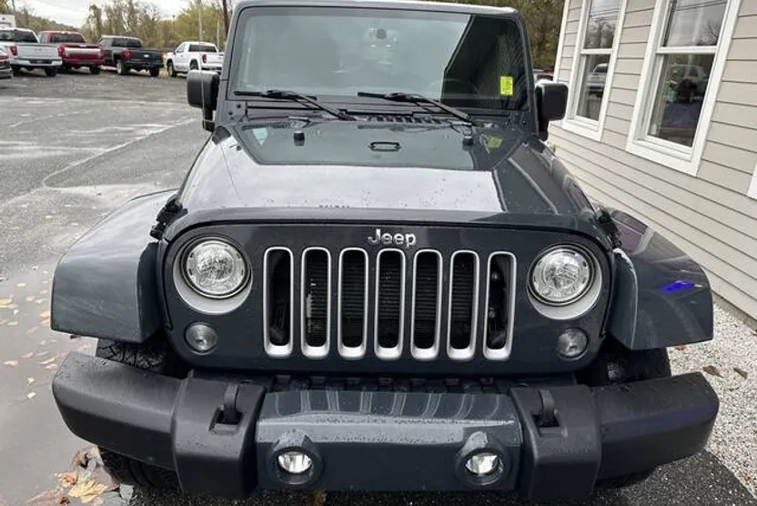 2017 Jeep Wrangler Unlimited Sahara photo 1