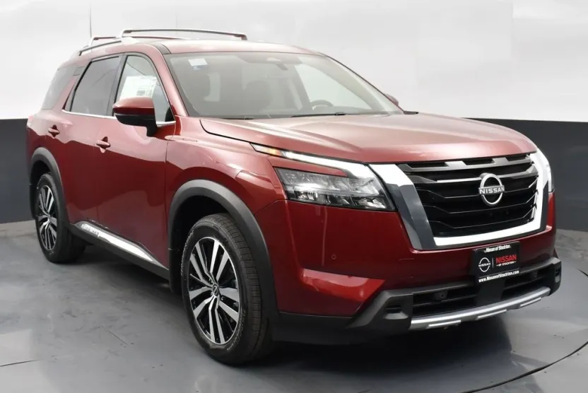 2025 Nissan Pathfinder Platinum photo 1