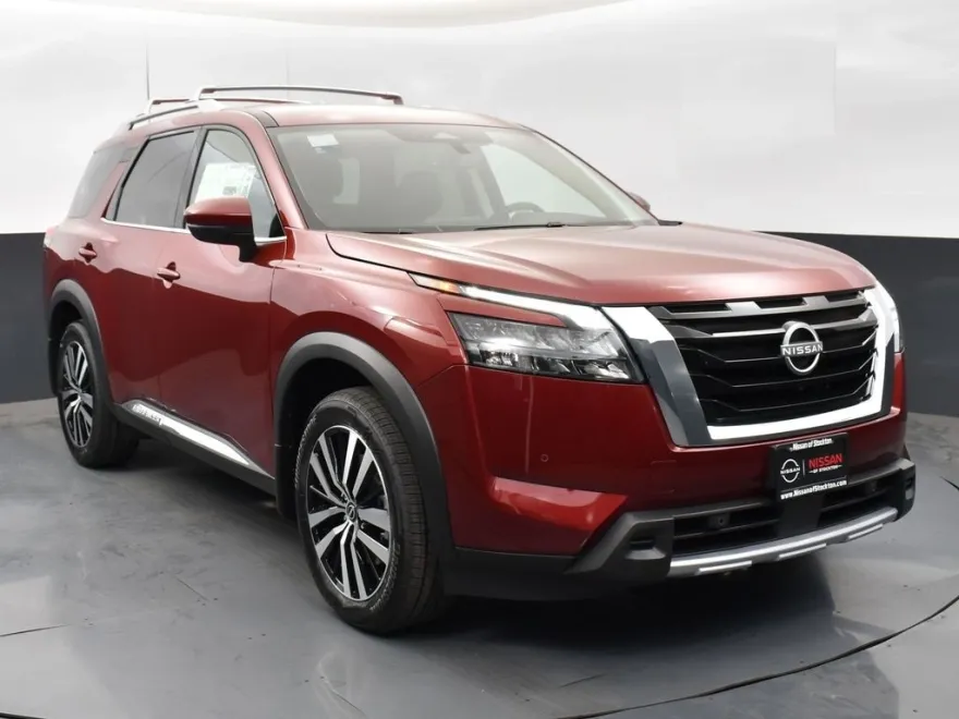 2025 Nissan Pathfinder Platinum photo 1