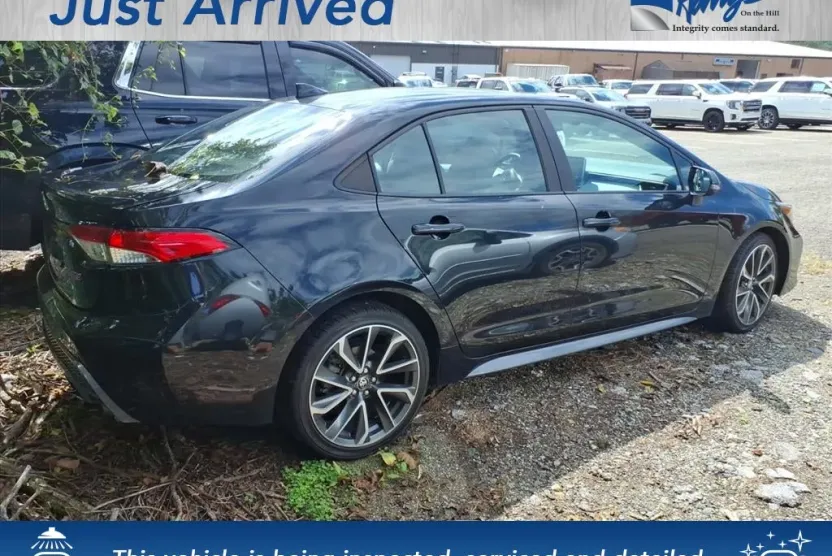 2021 Toyota Corolla SE photo 1