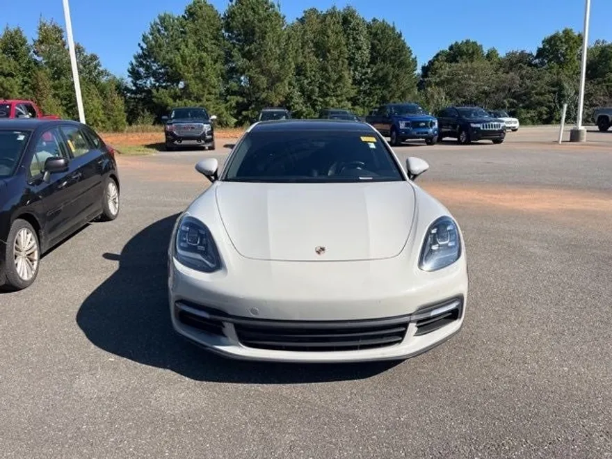 2018 Porsche Panamera 4 photo 1