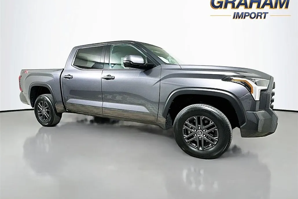2023 Toyota Tundra SR5 CrewMax photo 1