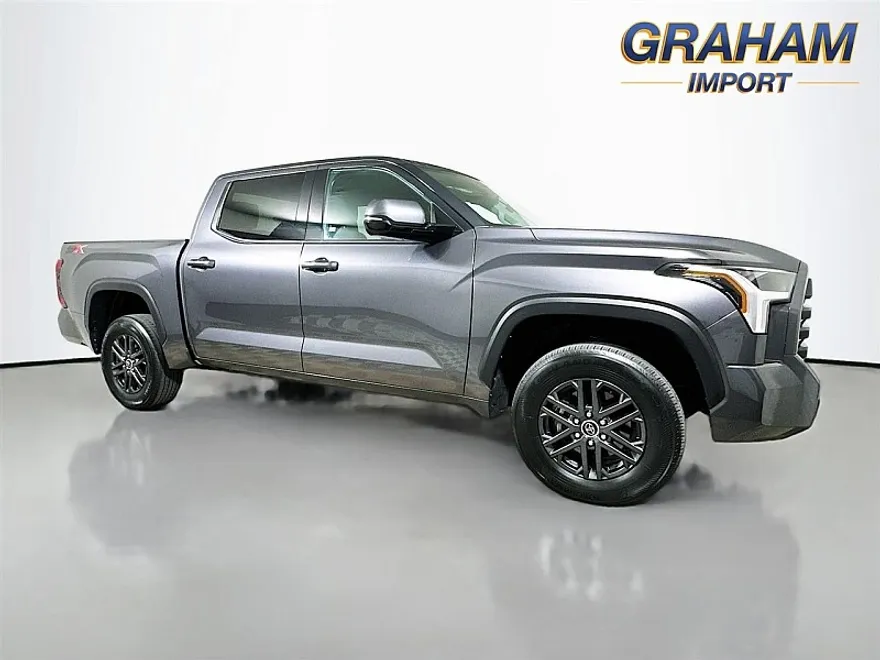 2023 Toyota Tundra SR5 CrewMax photo 1