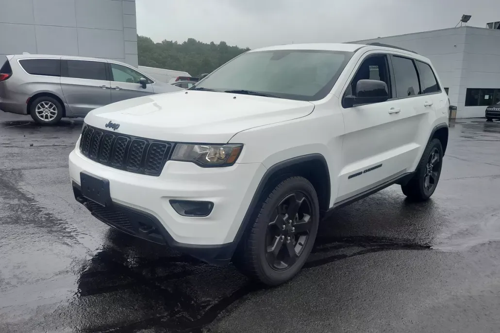 2019 Jeep Grand Cherokee Laredo photo 1