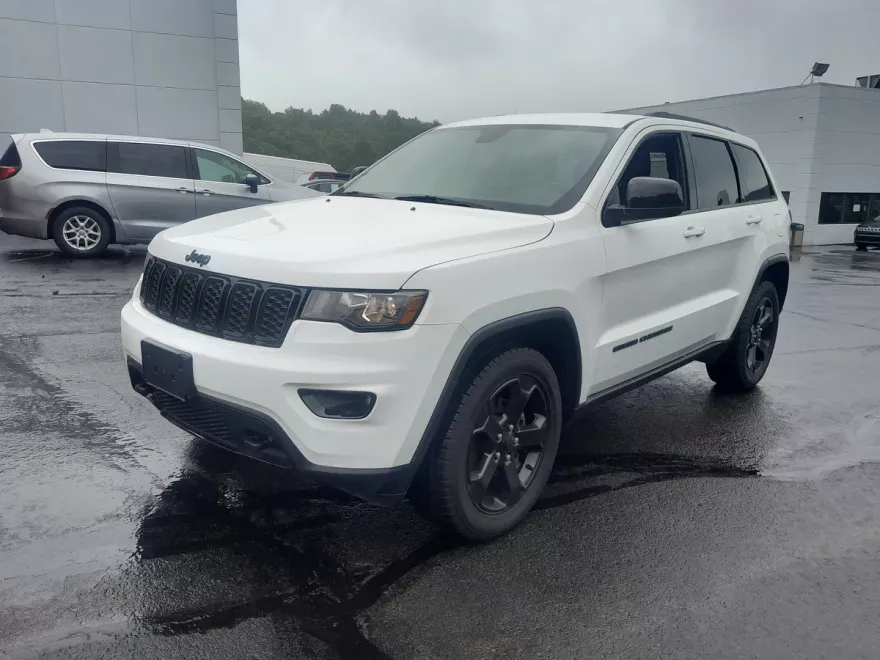 2019 Jeep Grand Cherokee Laredo photo 1
