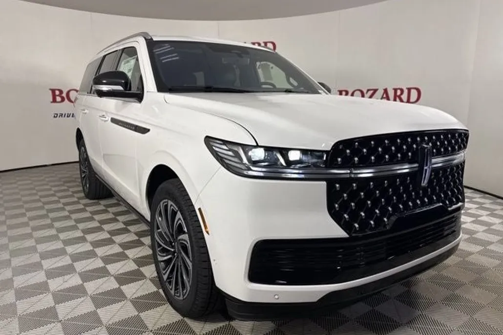 2025 Lincoln Navigator Black Label photo 1