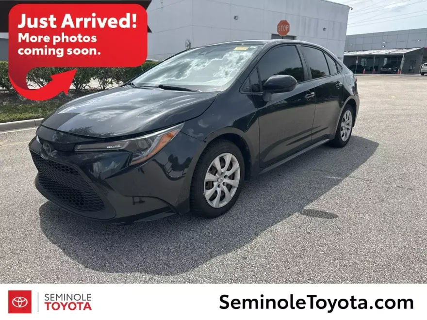 2020 Toyota Corolla LE photo 1