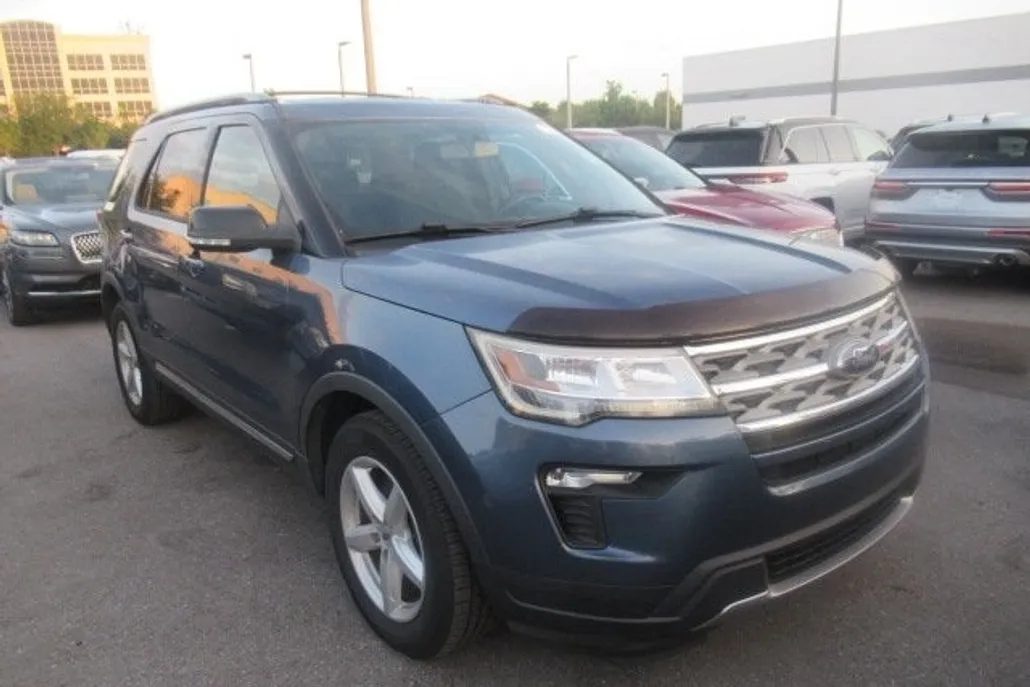 2018 Ford Explorer XLT photo 1