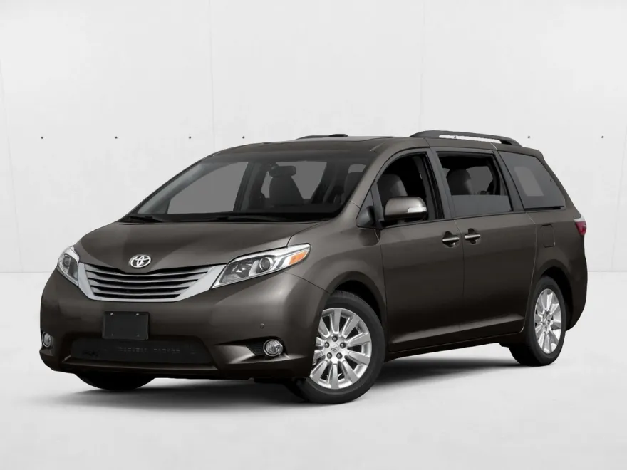 2017 Toyota Sienna XLE photo 1