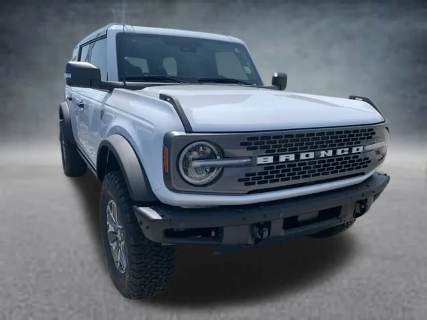 2025 Ford Bronco Badlands photo 1