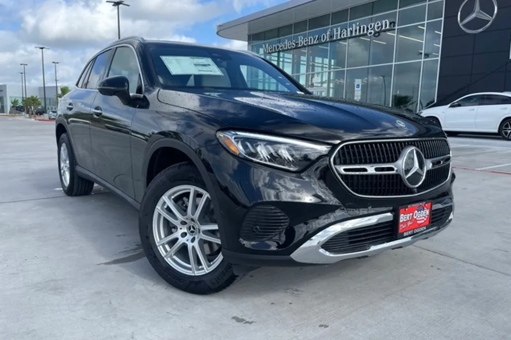 2025 Mercedes Benz GLC 300 photo 1