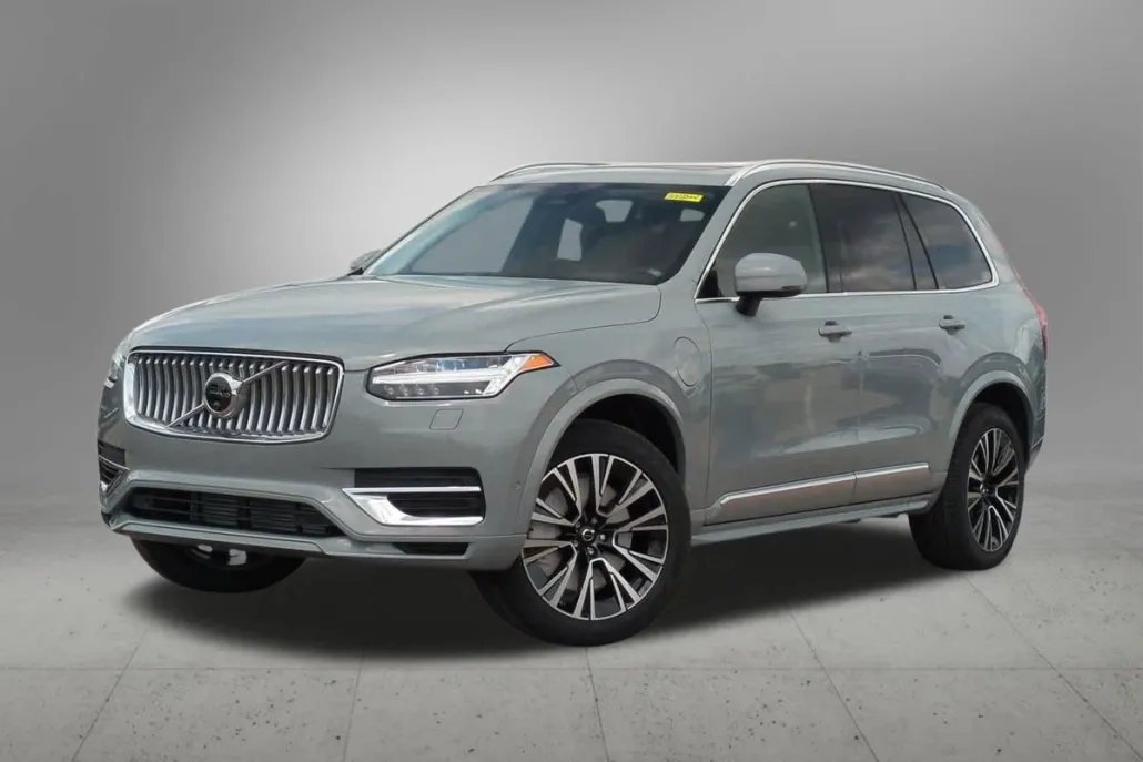 2025 Volvo XC90 T8 Plus photo 1