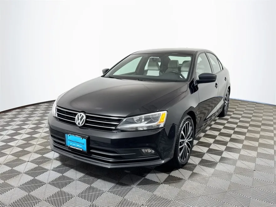 2016 Volkswagen Jetta 1.8T Sport photo 1